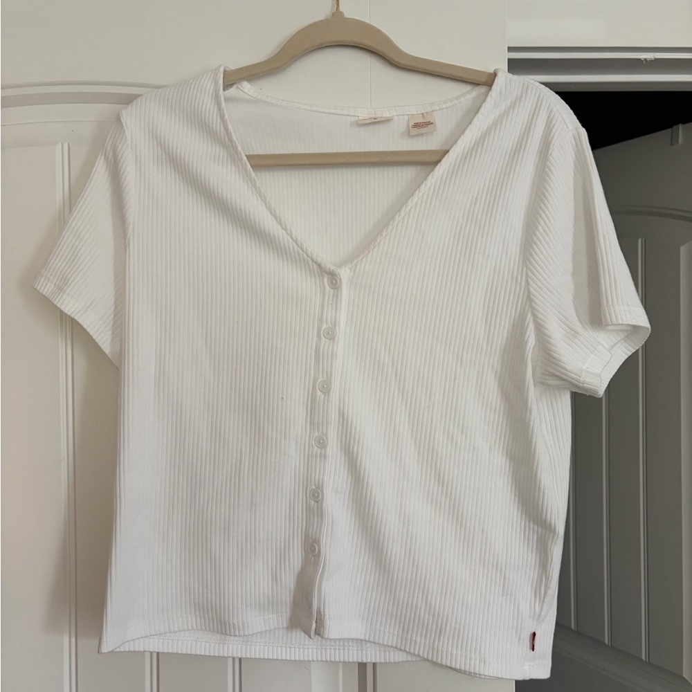 Levi's White Ribbed V-Neck Short Sleeve Button Front Top